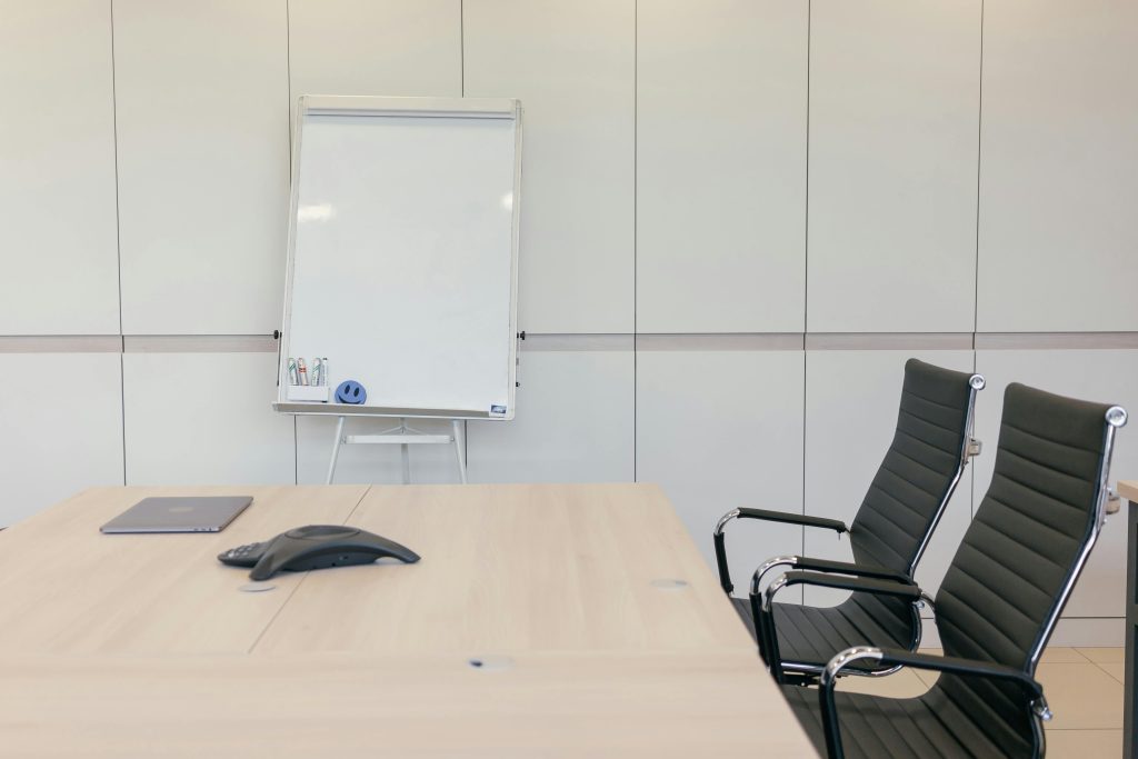 salle professionnelle toulouse avec paperboard et coin salon